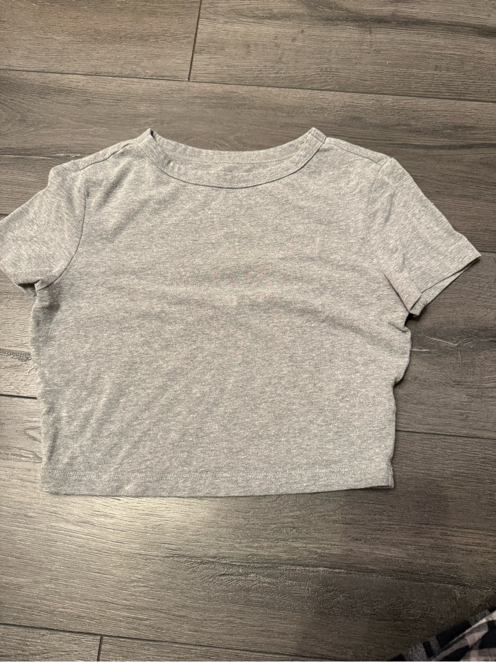 Basic Grey Cropped Tee